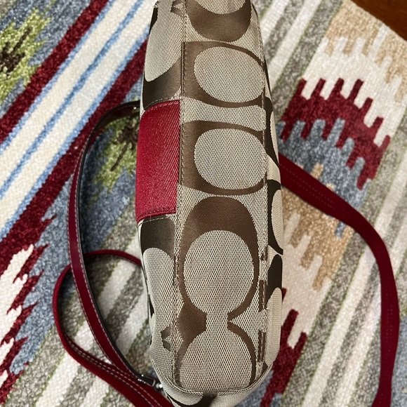 Coach H1176-F17439 Burgandy and Tan Purse - Picture 4 of 4